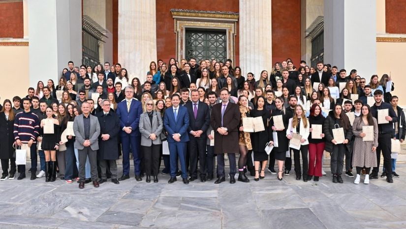 To Πανεπιστήμιο Αθηνών βράβευσε τους διακριθέντες αθλητές και αθλήτριες του