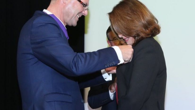 Απονομή τιμητικής διάκρισης στην κ. Δέσποινα Προβατά, Αναπληρώτρια καθηγήτρια του Τμήματος Γαλλικής Γλώσσας και Φιλολογίας