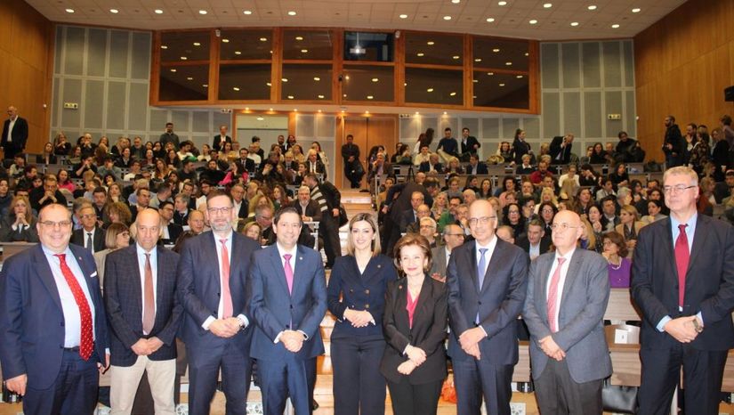 Βράβευση της Αν. Υπουργού Υγείας Ειρήνης Αγαπηδάκη από τη Σχολή Επιστημών Υγείας του Πανεπιστημίου Αθηνών